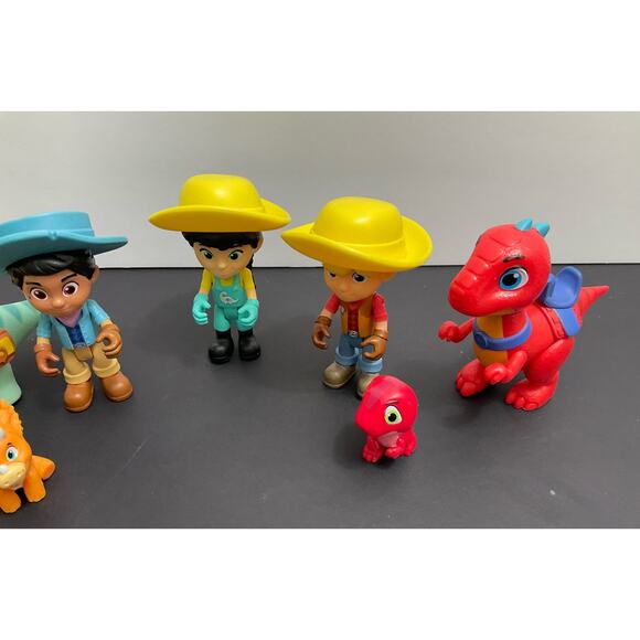 Dino Ranch Ranchers Pre-Westoric Figures and Accessories Lot - Picture 3 of 7